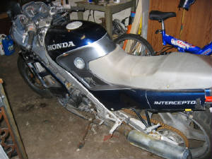 vfr700-1.jpg